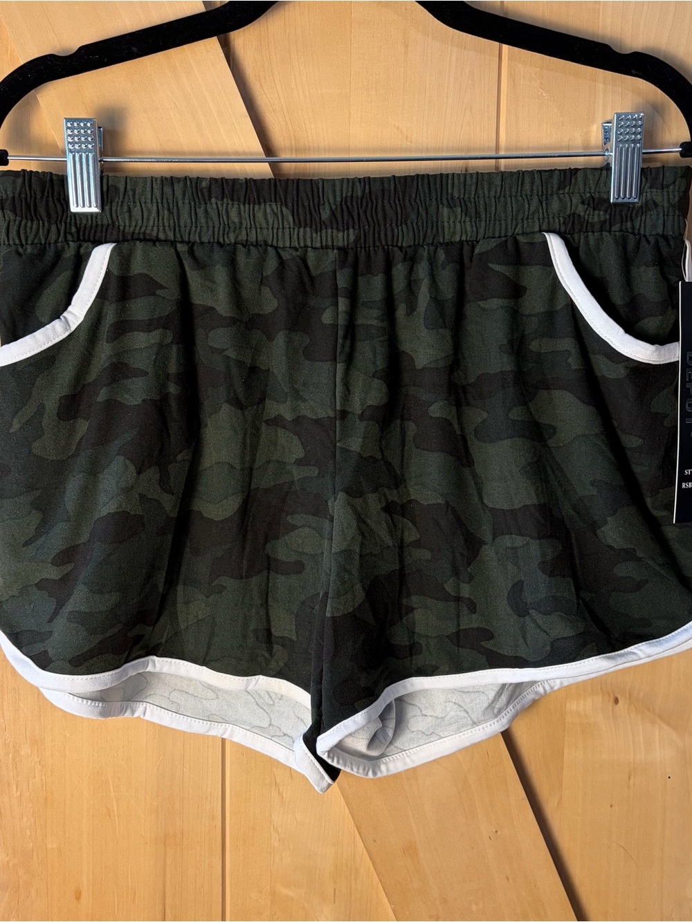 Leggings Depot Green Camo Athletic Shorts with White Trim Size L